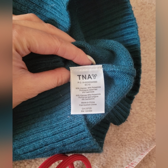 Aritzia TNA | Dark Teal V Neck Sweater - Size XXS - Picture 8 of 8
